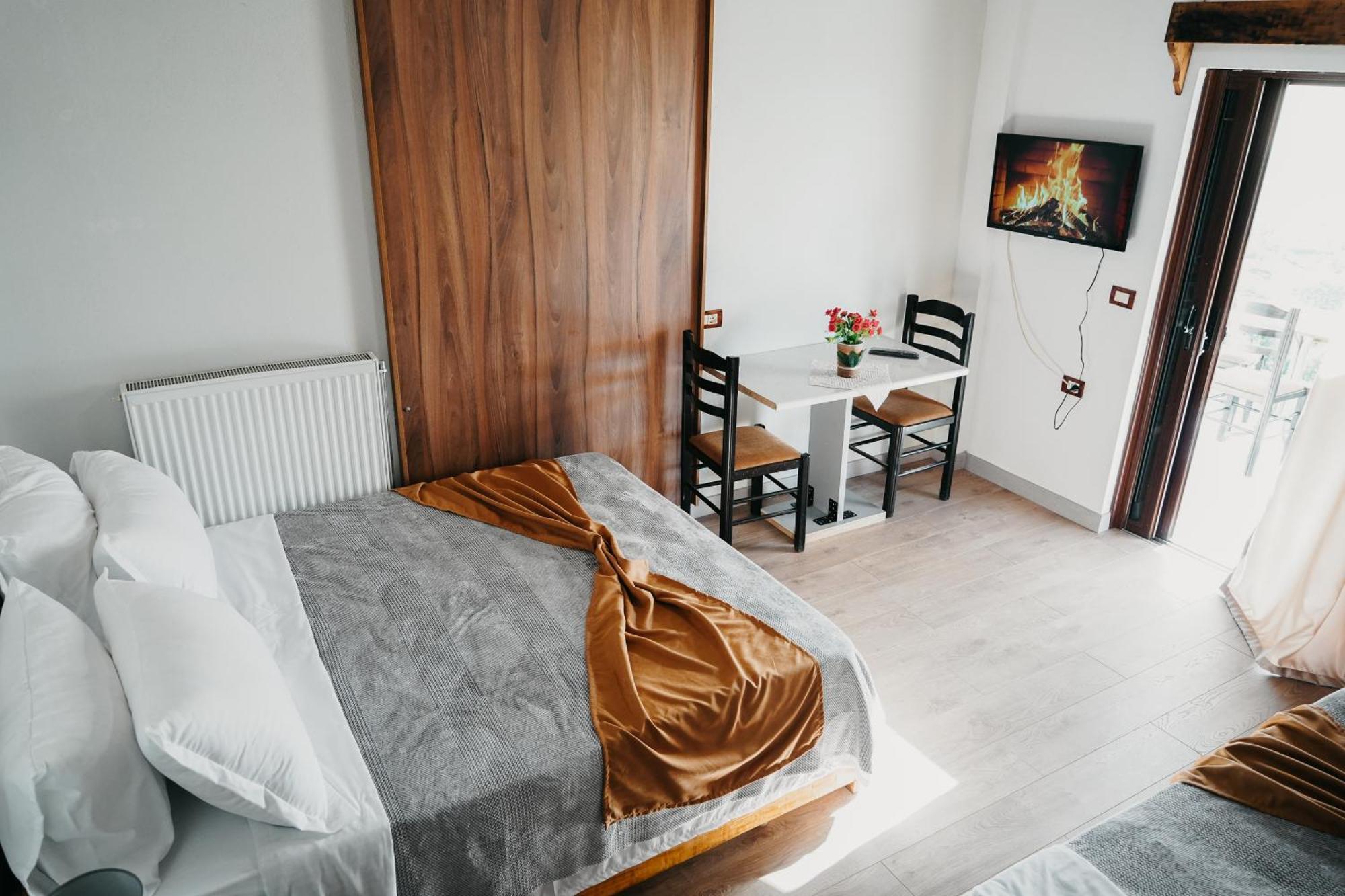 Bujtina Anlu Hotel Nepravishte Eksteriør billede