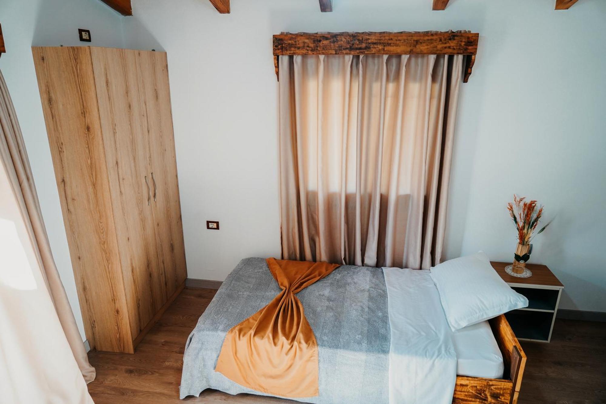 Bujtina Anlu Hotel Nepravishte Eksteriør billede