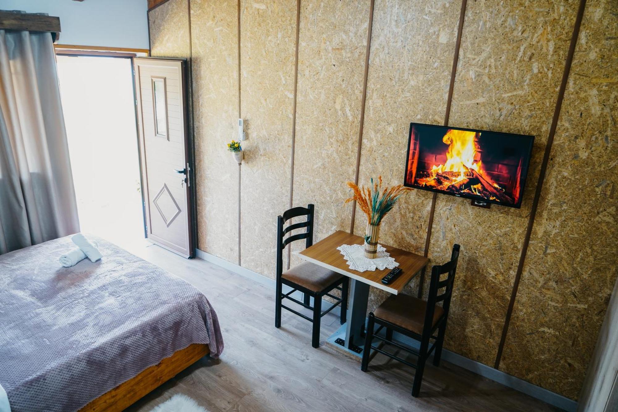 Bujtina Anlu Hotel Nepravishte Eksteriør billede