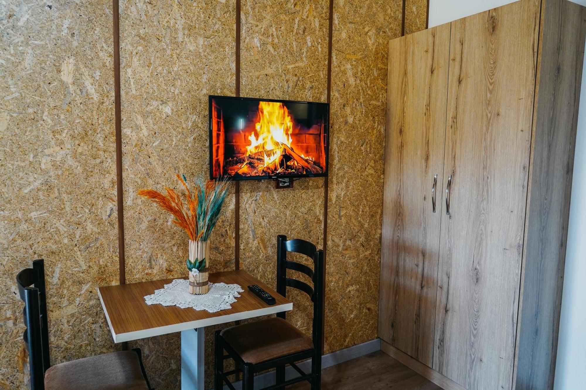 Bujtina Anlu Hotel Nepravishte Eksteriør billede