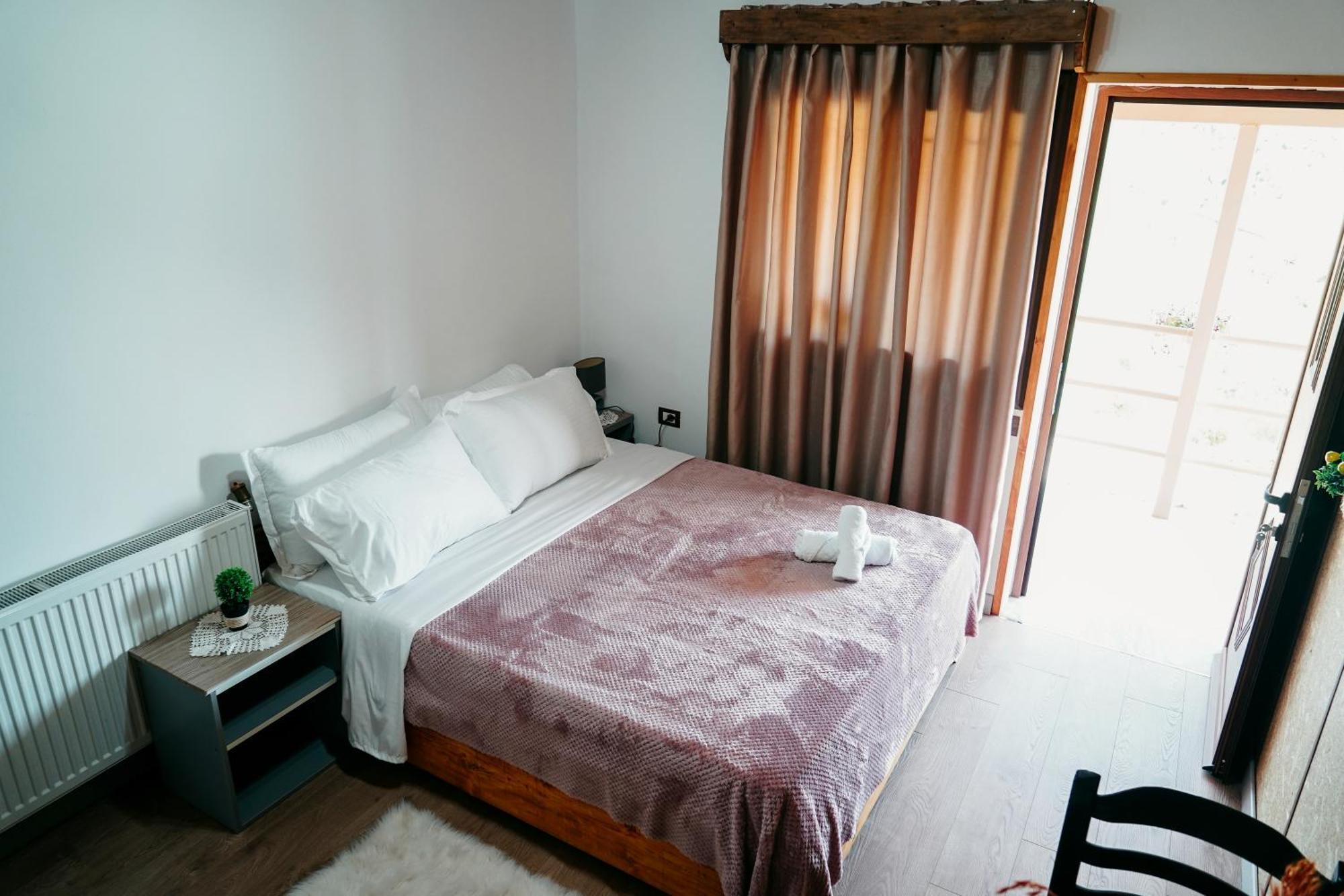 Bujtina Anlu Hotel Nepravishte Eksteriør billede