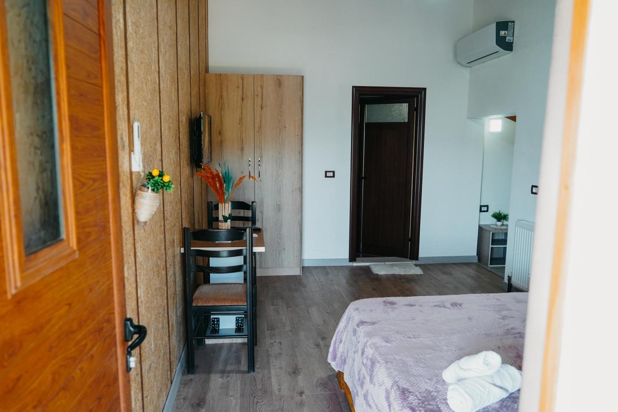 Bujtina Anlu Hotel Nepravishte Eksteriør billede