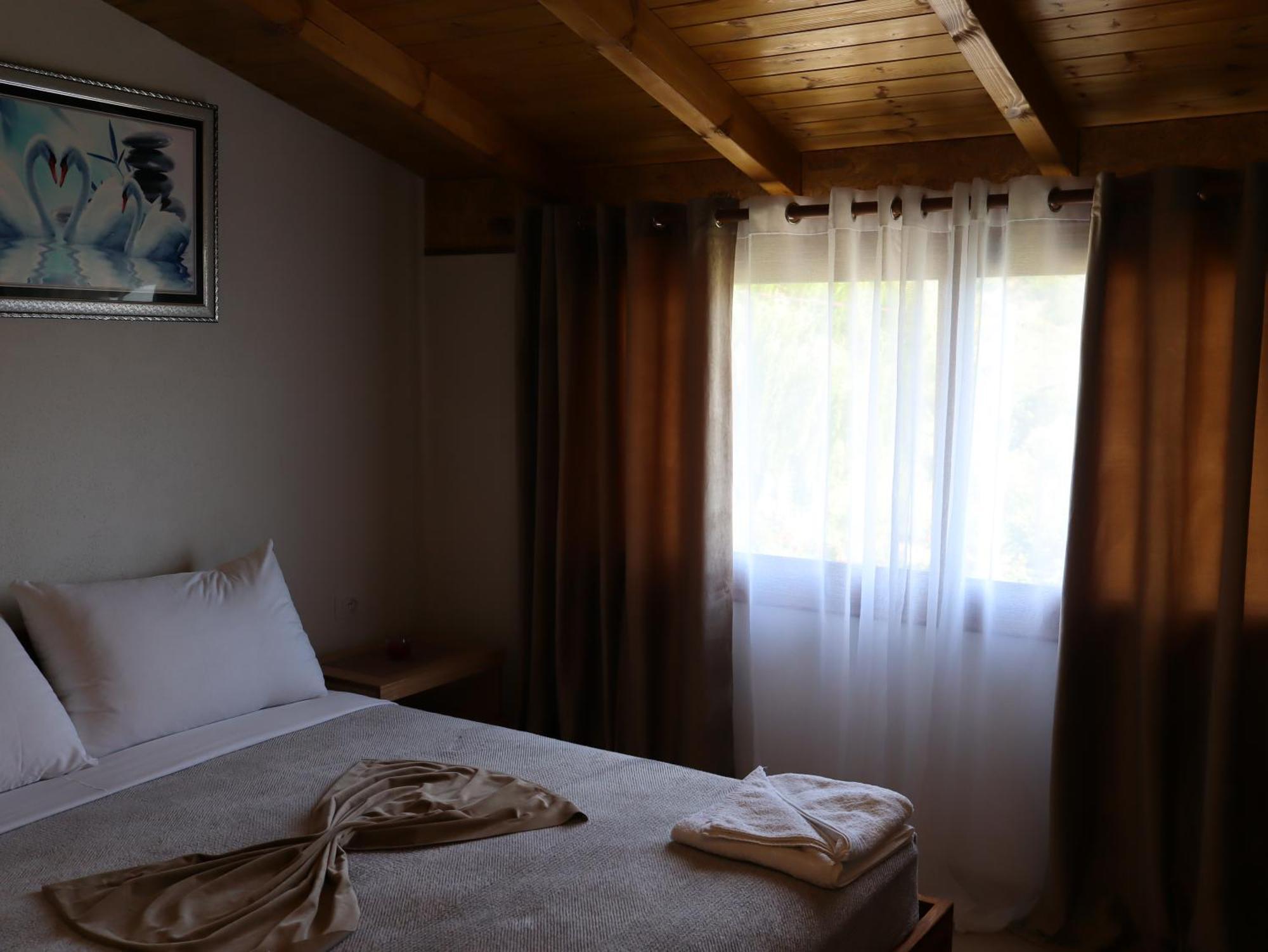 Bujtina Anlu Hotel Nepravishte Eksteriør billede