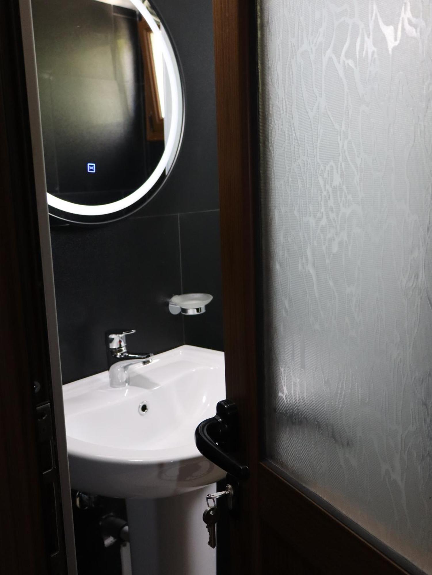 Bujtina Anlu Hotel Nepravishte Eksteriør billede